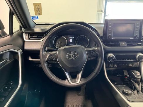 Used 2022 Toyota RAV4 SE w/ Convenience Package image 21