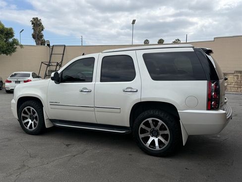 Used 2011 GMC Yukon Denali AWD/4WD image 8