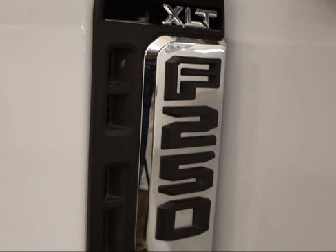 Used 2024 Ford F250 XLT image 20