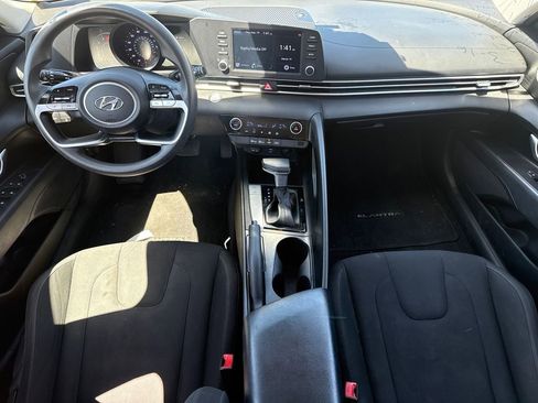 Used 2021 Hyundai Elantra SEL image 10