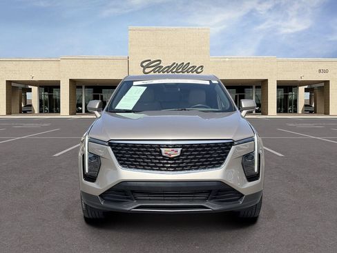 Certified 2024 Cadillac XT4 Luxury FWD image 2