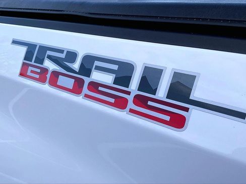 Used 2021 Chevrolet Silverado 1500 LT Trail Boss image 24