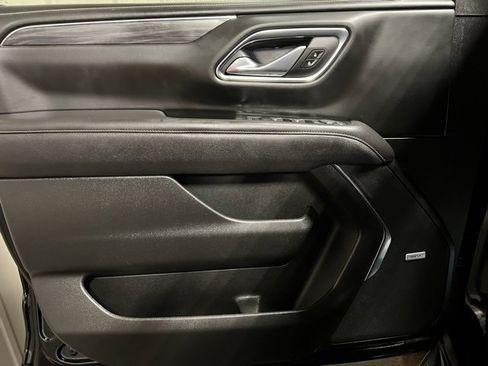 Used 2023 GMC Yukon XL SLT image 12