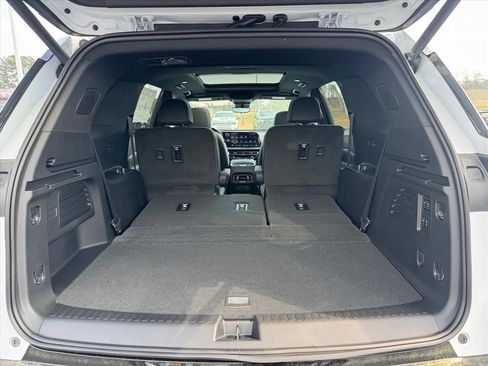 New 2026 Chevrolet Traverse High Country FWD image 7