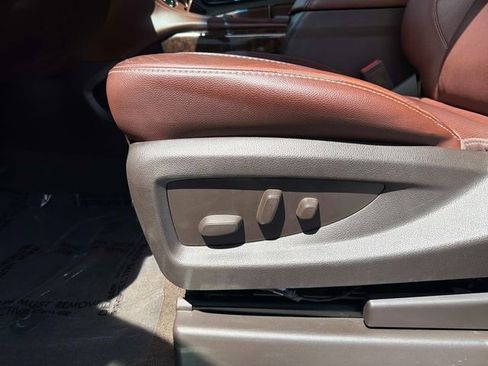 Used 2018 Chevrolet Suburban Premier image 19