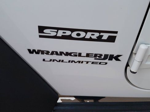 Used 2018 Jeep Wrangler Unlimited Sport S AWD/4WD image 18