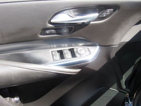 Used 2025 Cadillac XT4 Premium Luxury image 17