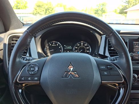 Used 2018 Mitsubishi Outlander SE FWD image 19
