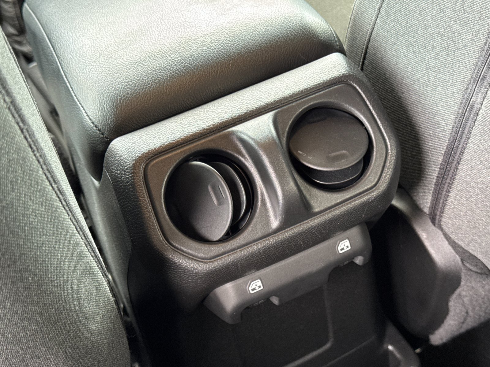 Used 2024 Jeep Wrangler Unlimited AWD/4WD image 35