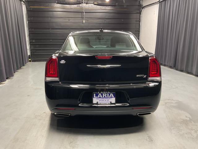 Used 2019 Chrysler 300 S RWD image 4