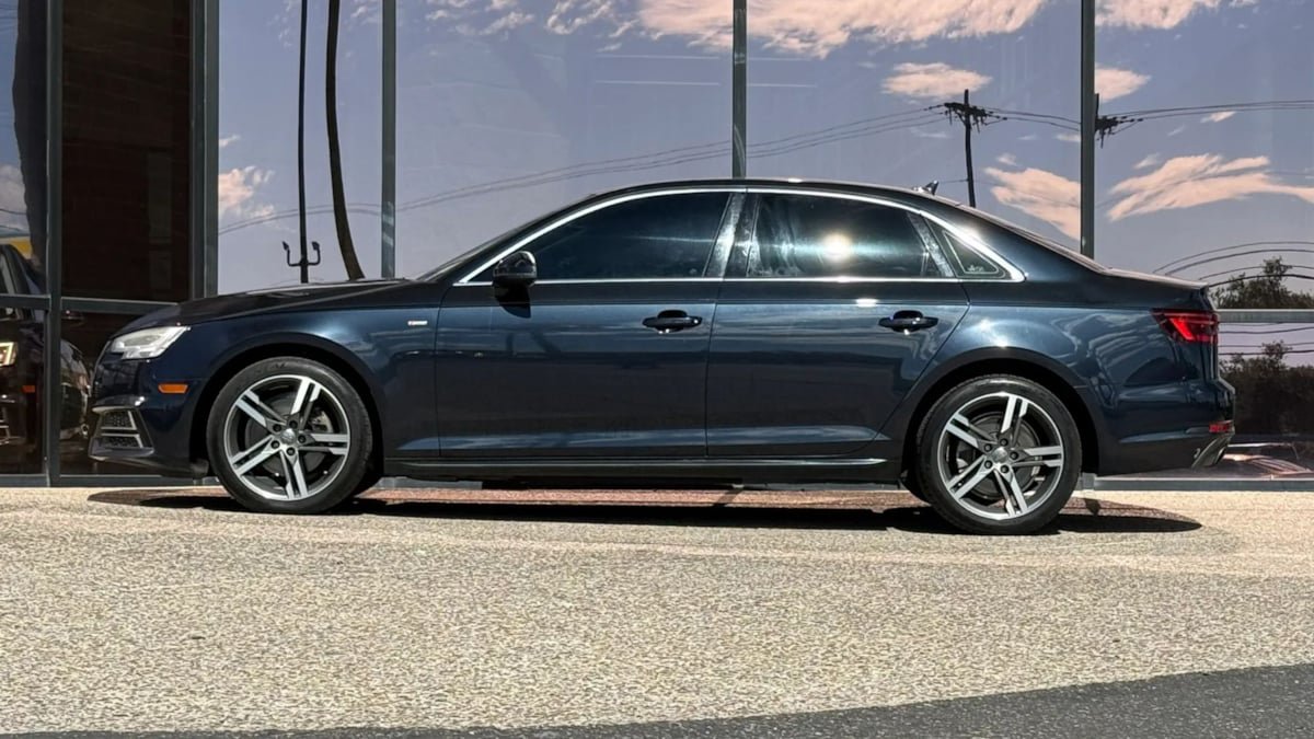 Used 2018 Audi A4 2.0T Ultra Premium Plus w/ Premium Plus Package FWD image 4