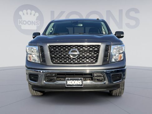 Used 2019 Nissan Titan SV w/ SV Convenience Package image 11