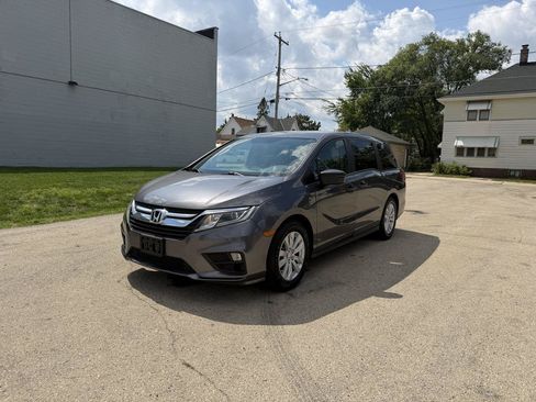 Used 2018 Honda Odyssey LX image 3