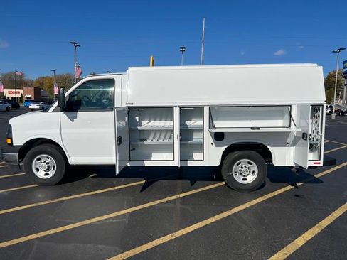 New 2025 Chevrolet Express 3500 w/ Power Convenience Package image 22