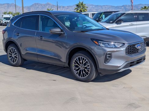 New 2026 Ford Escape SE image 1
