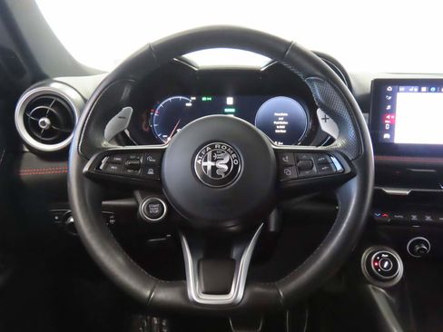 Used 2024 Alfa Romeo Tonale Veloce image 9