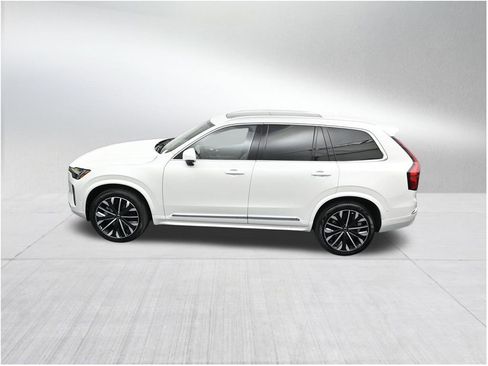 New 2026 Volvo XC90 B6 Plus w/ Protection Package Premier AWD/4WD image 14