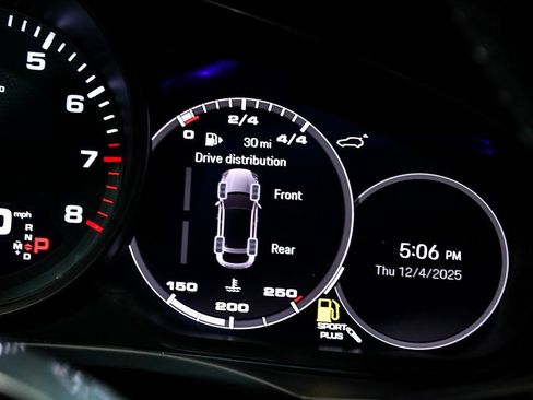 Used 2022 Porsche Cayenne Platinum Edition image 41