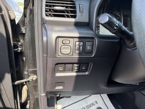 Used 2022 Toyota 4Runner TRD Off-Road Premium AWD/4WD image 18