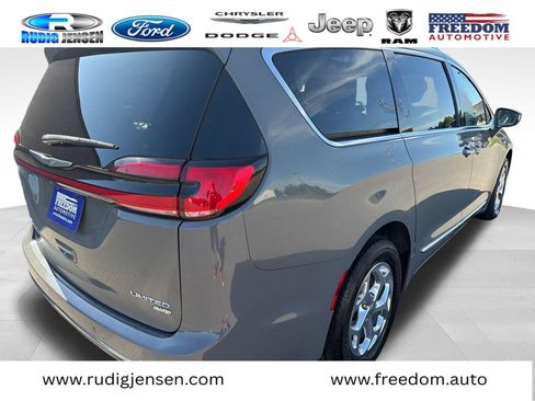 Used 2021 Chrysler Pacifica Limited w/ Premium & Safety Sphere Group AWD/4WD image 5