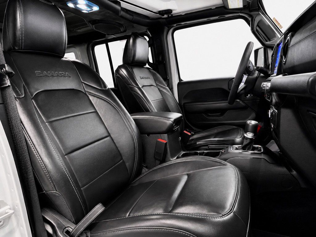 Used 2023 Jeep Wrangler Unlimited Sahara AWD/4WD image 22