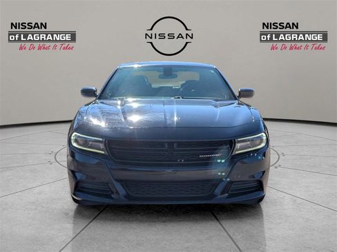 Used 2019 Dodge Charger SXT image 2