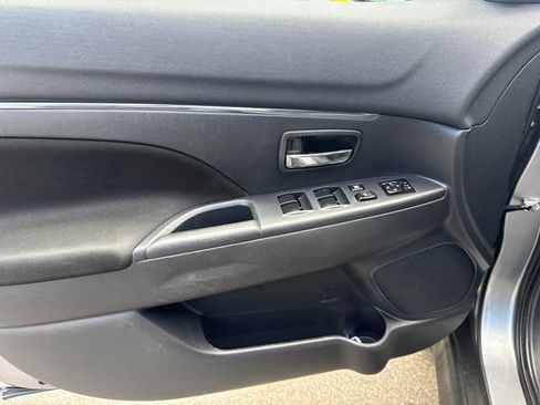 Used 2020 Mitsubishi Outlander Sport Black Edition FWD image 7