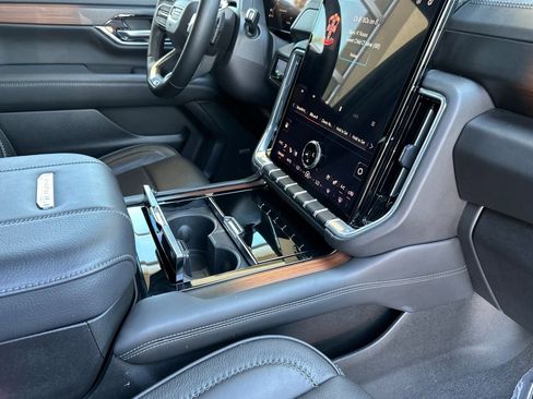 Certified 2025 GMC Yukon Denali RWD image 18