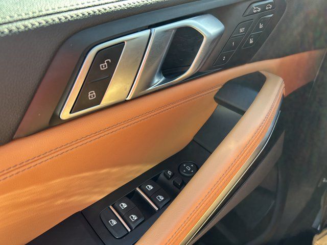 Certified 2023 BMW X6 xDrive40i w/ M Sport Package AWD/4WD image 4