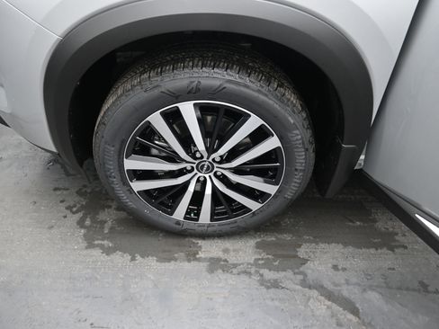 New 2025 Nissan Pathfinder Platinum image 22