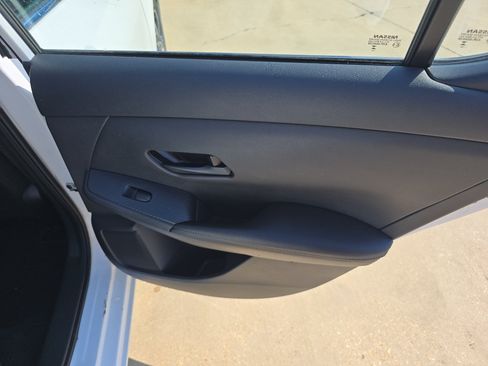 Used 2024 Nissan Sentra SV FWD image 16