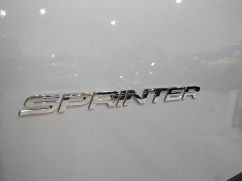 Used 2021 Mercedes-Benz Sprinter 2500 image 10