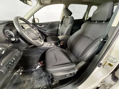 Used 2022 Subaru Forester Premium image 20