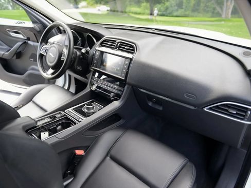 Used 2018 Jaguar F-PACE Premium AWD/4WD image 63