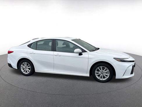 Used 2025 Toyota Camry LE image 15