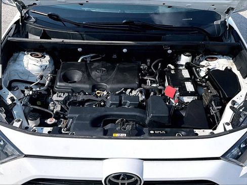 Used 2022 Toyota RAV4 LE AWD/4WD image 11
