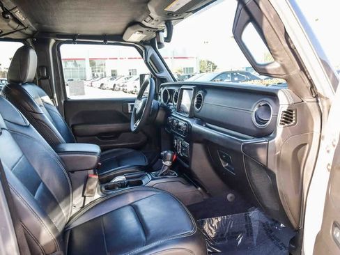 Used 2023 Jeep Wrangler Sahara image 20