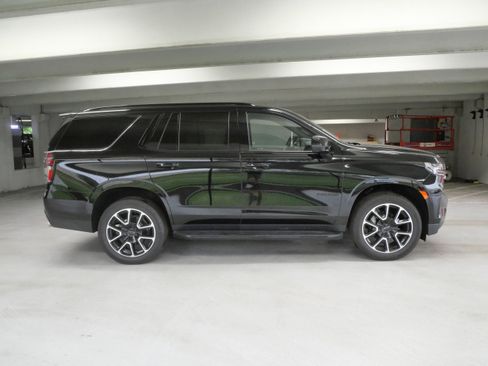 Used 2022 Chevrolet Tahoe RST w/ Sport Performance Package AWD/4WD image 41