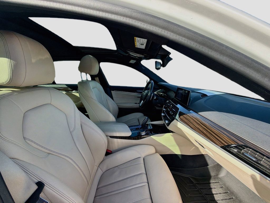 Used 2020 BMW 540i w/ Premium Package RWD image 29