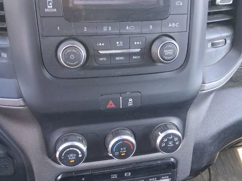 Used 2020 RAM 3500 Tradesman w/ Chrome Appearance Group AWD/4WD image 10