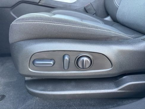 Used 2025 Chevrolet Blazer LT image 14