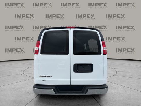 Used 2024 Chevrolet Express 2500 w/ Driver Convenience Package image 4