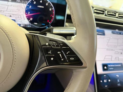 Used 2022 Mercedes-Benz S 580 4MATIC Sedan w/ AMG Line Package image 38