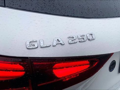Used 2025 Mercedes-Benz GLA 250 4MATIC image 8
