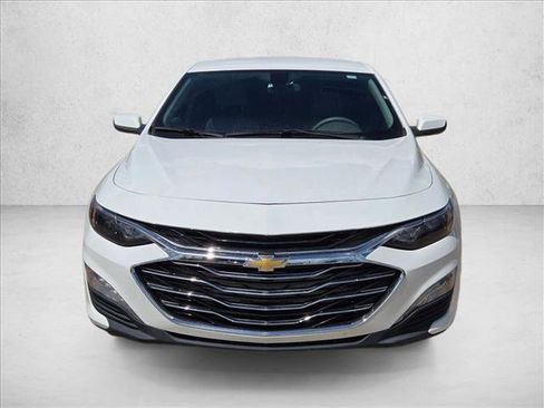 Used 2022 Chevrolet Malibu LT image 2