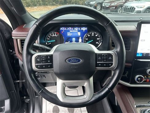 Used 2024 Ford Expedition Limited image 14