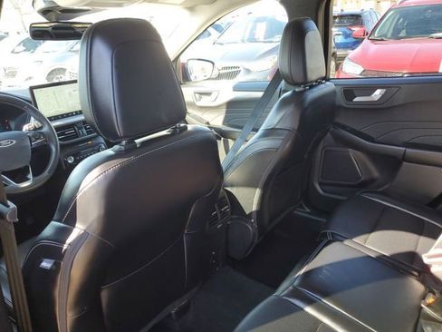 Used 2024 Ford Escape Platinum image 31