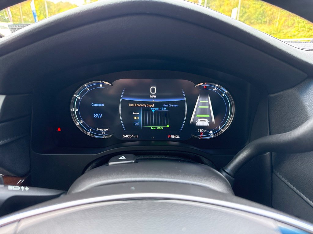 Used 2018 Cadillac Escalade Luxury AWD/4WD image 14