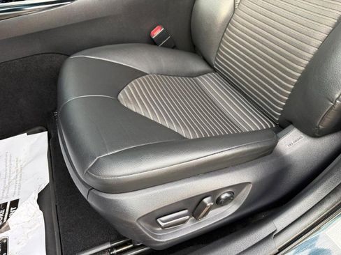 Used 2018 Toyota Camry SE image 17