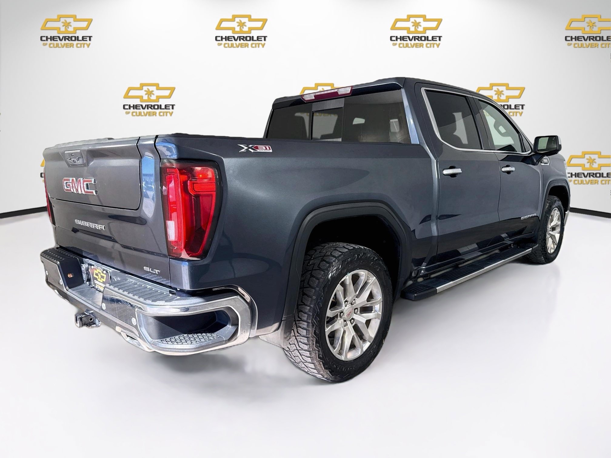 Used 2022 GMC Sierra 1500 SLT w/ SLT Premium Plus Package AWD/4WD image 8